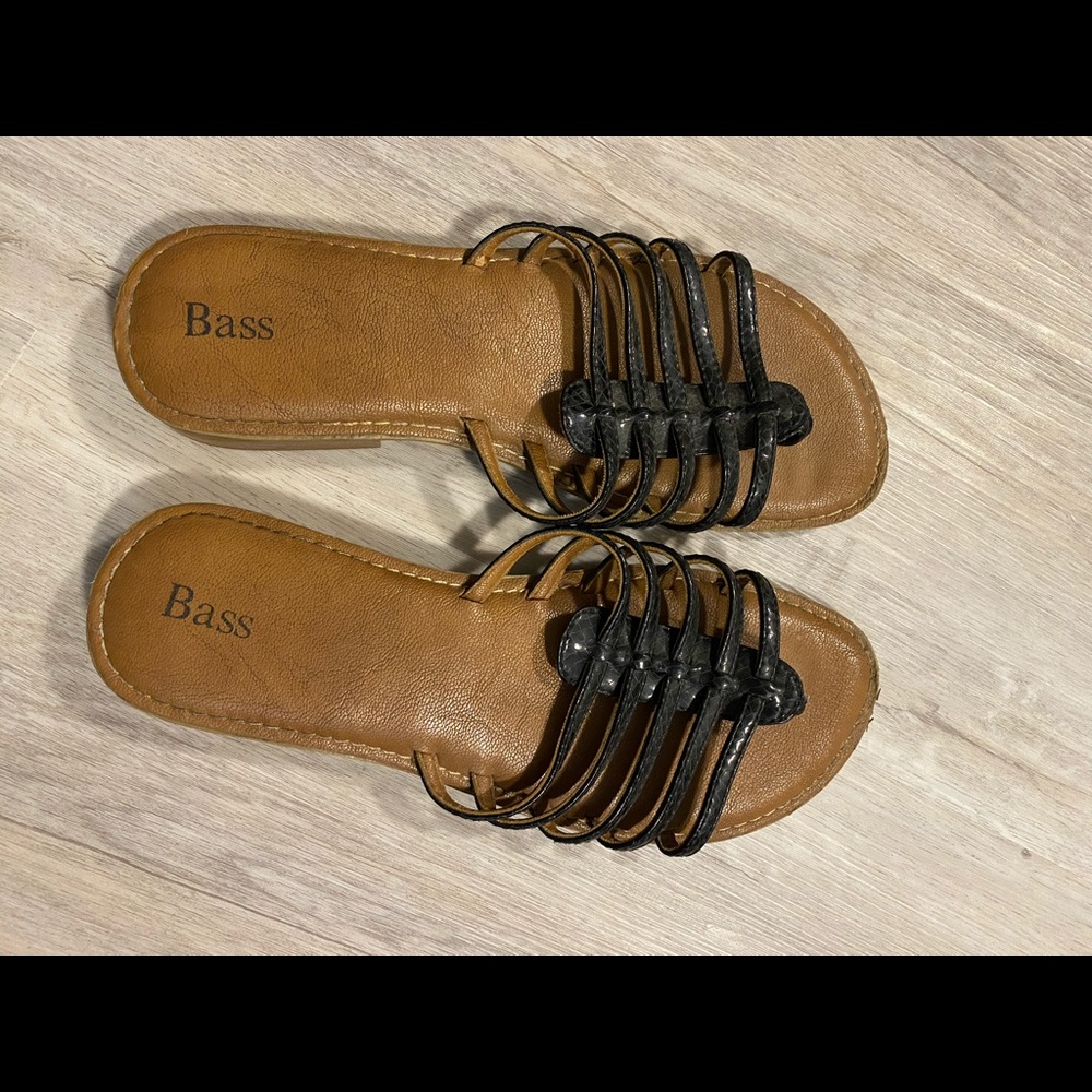 Bass flip flop sandal